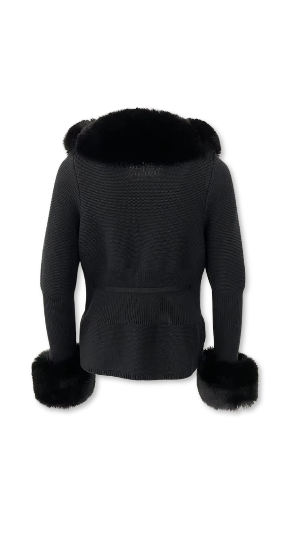 Winter-Couture Strickjacke