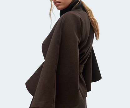 Elegante Jacke mit Gürtel