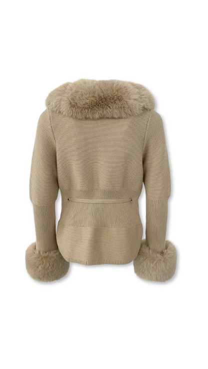 Winter-Couture Strickjacke