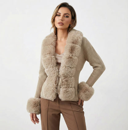 Winter-Couture Strickjacke