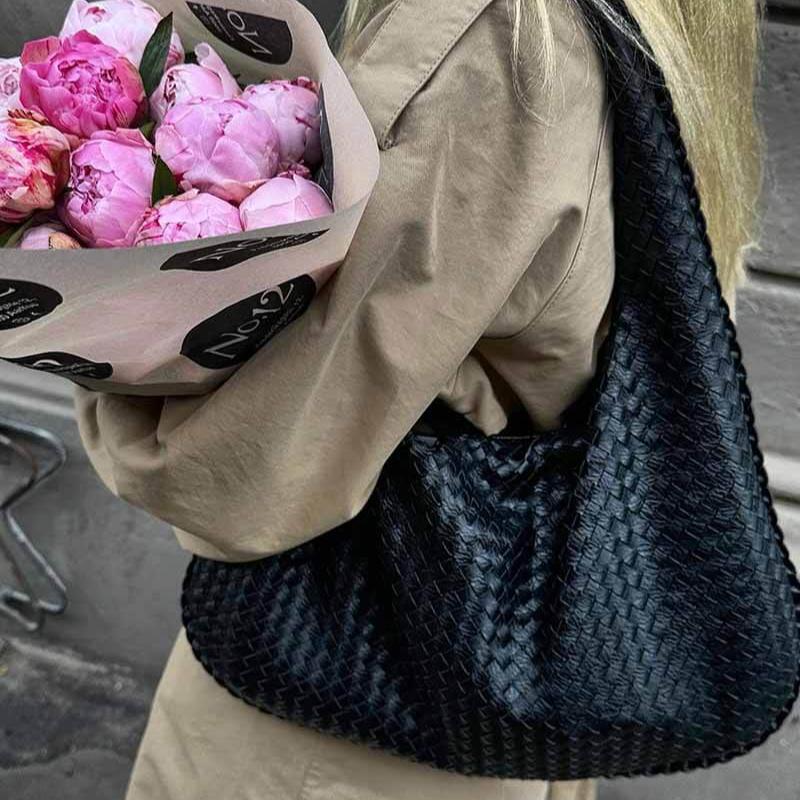 CYLIA I Woven Hobo