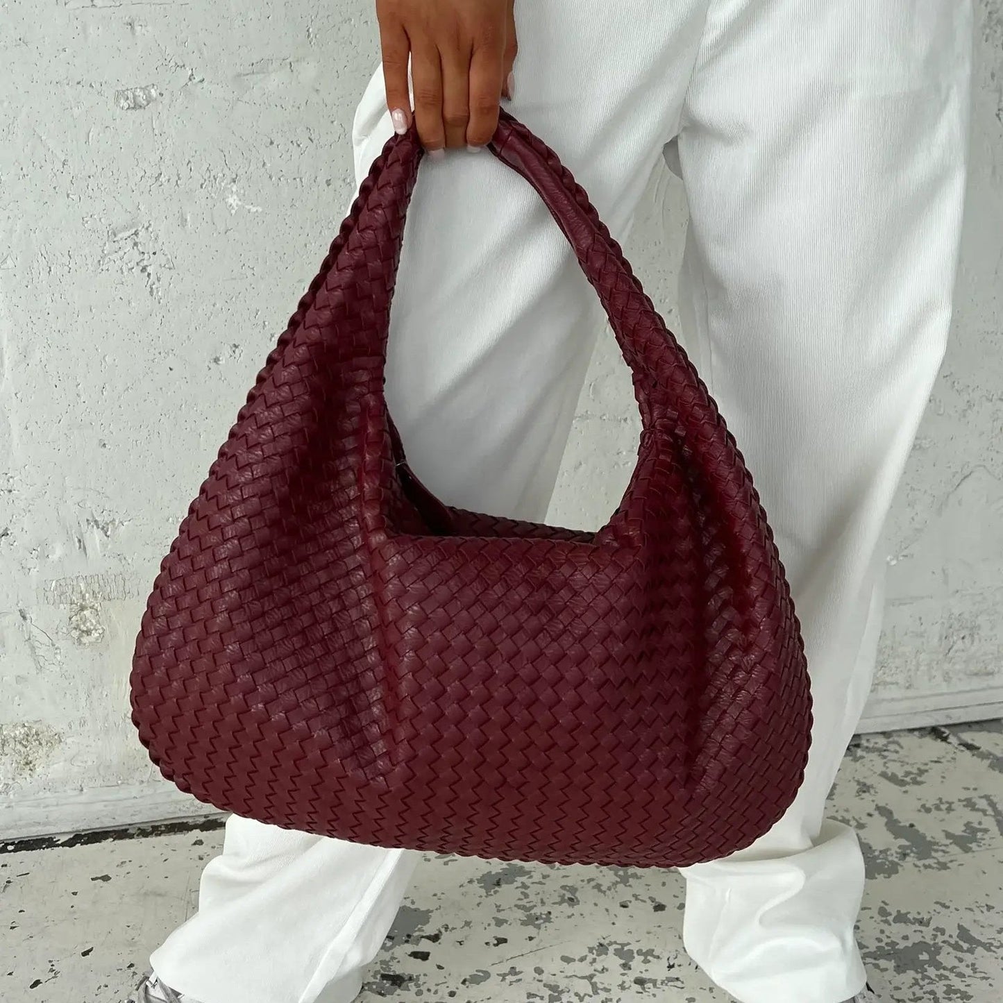 CYLIA I Woven Hobo